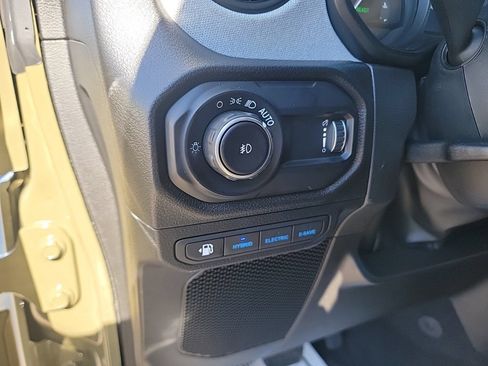 Used 2025 Jeep Wrangler Unlimited Sport S 4xe w/ Convenience Group AWD/4WD image 25