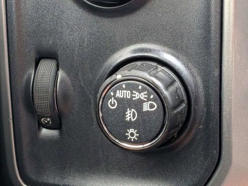 Used 2018 Chevrolet Silverado 1500 LT w/ All Star Edition image 26