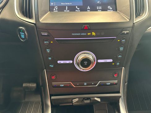 Used 2019 Ford Edge Titanium w/ Cold Weather Package AWD/4WD image 19