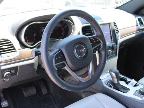 Used 2018 Jeep Grand Cherokee Limited AWD/4WD image 32