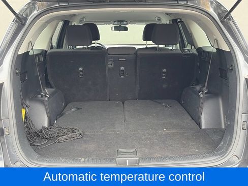 Used 2019 Kia Sorento AWD V6 image 8
