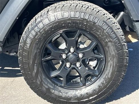 Used 2022 Jeep Wrangler Willys image 12