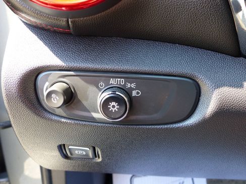 Used 2025 Chevrolet Blazer RS FWD image 24