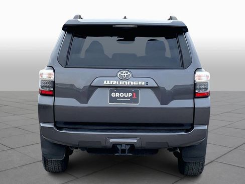 Used 2021 Toyota 4Runner SR5 Premium image 4