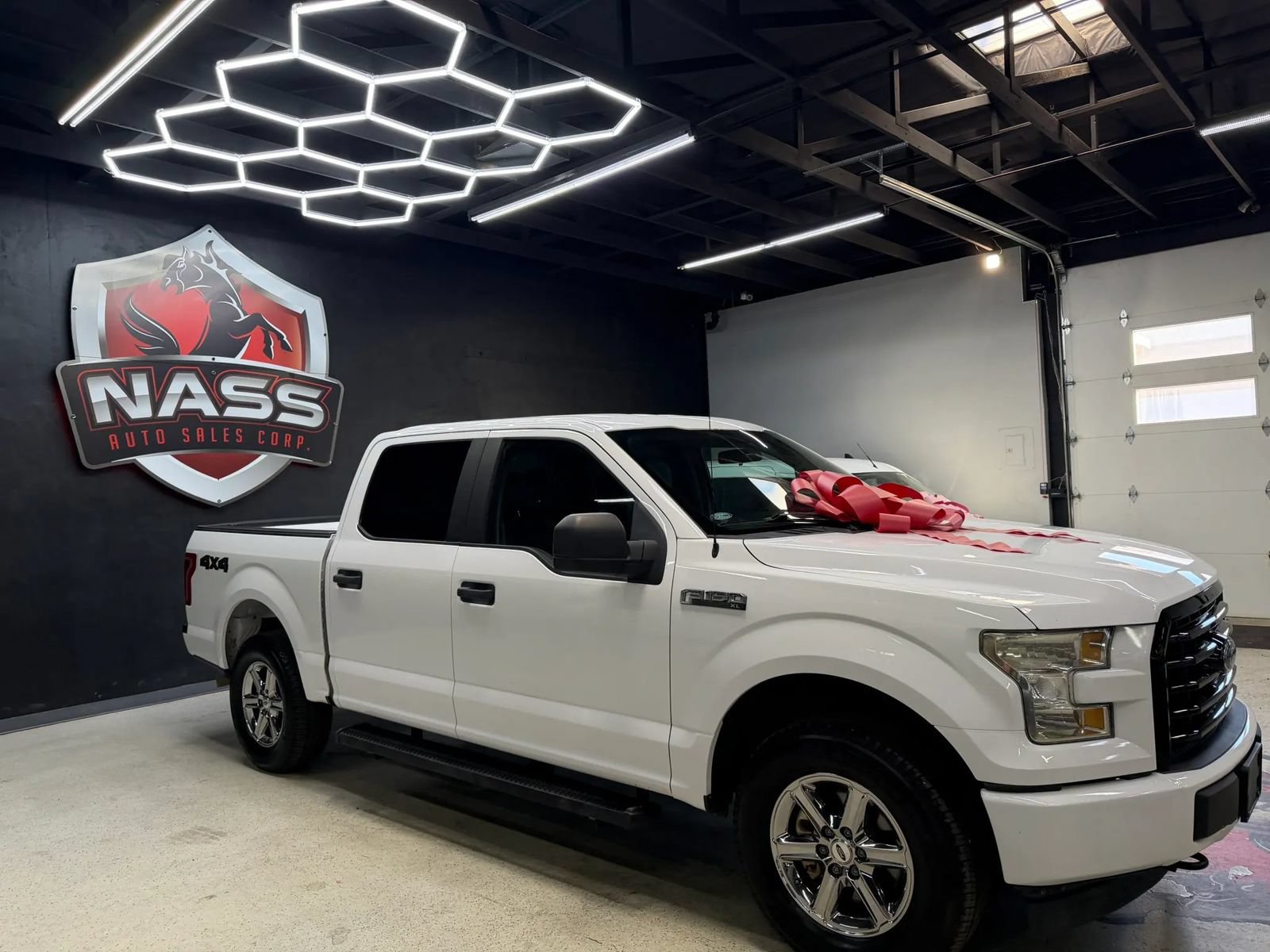 Used 2017 Ford F150 XL w/ XL Power Equipment Group AWD/4WD image 9