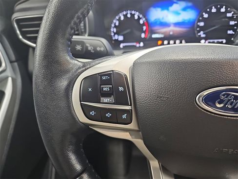 Used 2021 Ford Explorer XLT w/ Equipment Group 202A image 17