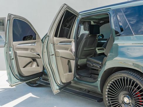 Used 2025 Cadillac Escalade V image 75
