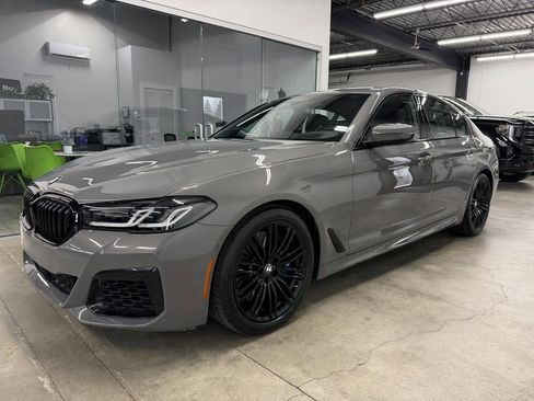 Used 2021 BMW M550i xDrive image 1