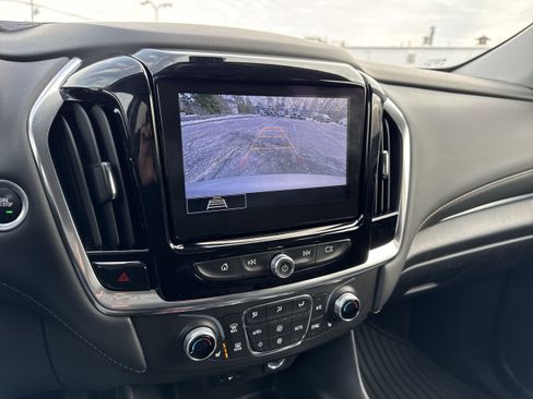 Used 2021 Chevrolet Traverse LT image 15