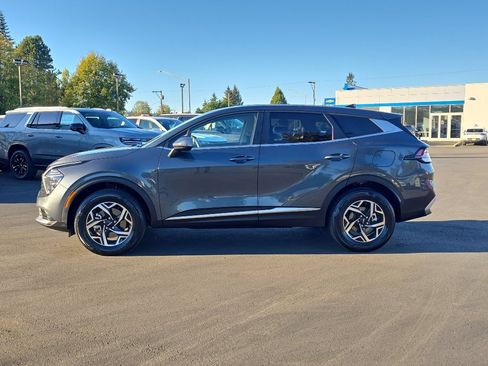 Used 2024 Kia Sportage LX image 6