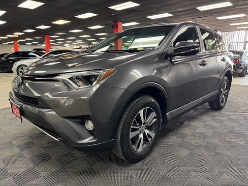 Used 2018 Toyota RAV4 XLE image 6