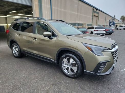 Used 2024 Subaru Ascent Premium w/ Convenience Package image 1