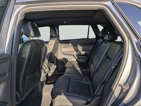 Used 2023 Volkswagen Atlas Cross Sport SE w/ Panoramic Sunroof Package FWD image 17