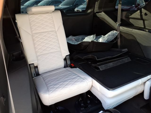 Certified 2026 Cadillac Escalade Platinum Sport w/ LPO, ONYX Package AWD/4WD image 23