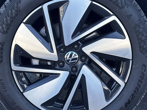 Certified 2025 Volkswagen Atlas SE image 13