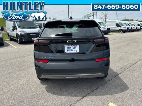 Used 2023 Chevrolet Bolt EUV Premier w/ Sun & Sound Package FWD image 5