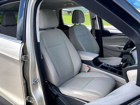 Used 2017 Ford Escape SE FWD image 7