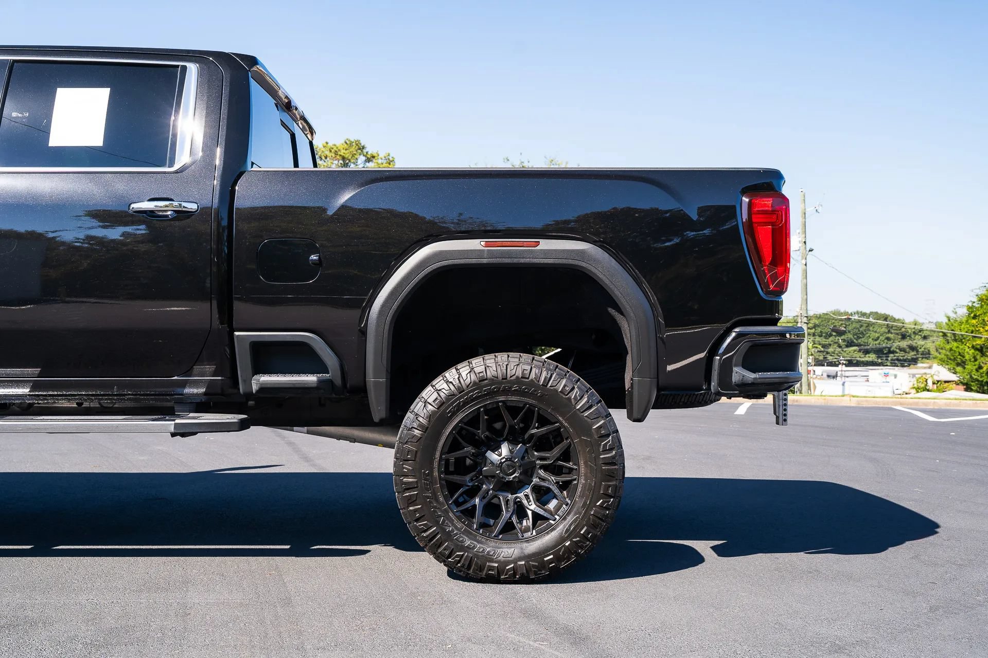 Used 2023 GMC Sierra 2500 Denali w/ Denali Ultimate Package AWD/4WD image 5