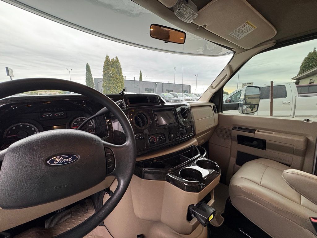 Used 2017 Ford E-450 and Econoline 450 Super Duty w/ Motorhome Prep Package RWD image 18