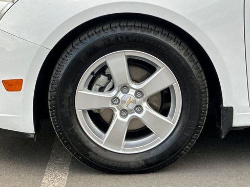 Used 2014 Chevrolet Cruze LT w/ Technology Package image 25