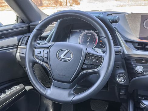 Used 2021 Lexus ES 350 w/ Accessory Package FWD image 17