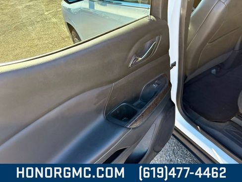 Used 2023 GMC Acadia Denali image 19