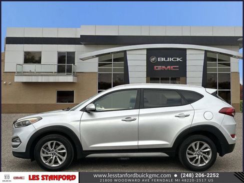 Used 2017 Hyundai Tucson SE image 2