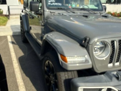 Used 2021 Jeep Wrangler Unlimited Sahara w/ Cold Weather Group AWD/4WD image 11