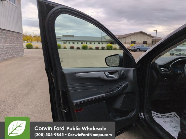 Used 2024 Ford Escape Platinum AWD/4WD image 10