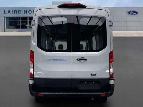 New 2023 Ford E-Transit Medium Roof RWD image 4