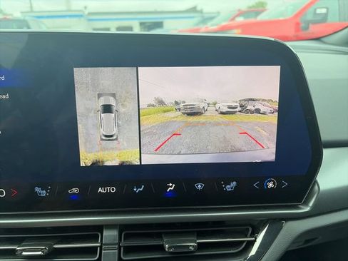 Used 2024 Chevrolet Equinox EV RS FWD image 20
