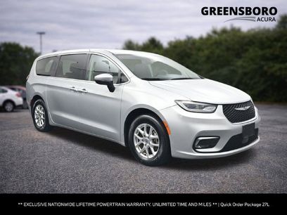 Used 2023 Chrysler Pacifica Touring-L