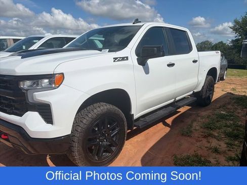 Used 2023 Chevrolet Silverado 1500 LT Trail Boss w/ Protection Package AWD/4WD image 4