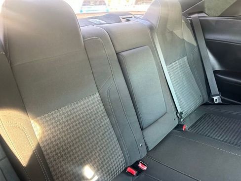 Used 2019 Dodge Challenger SXT w/ Driver Convenience Group image 9