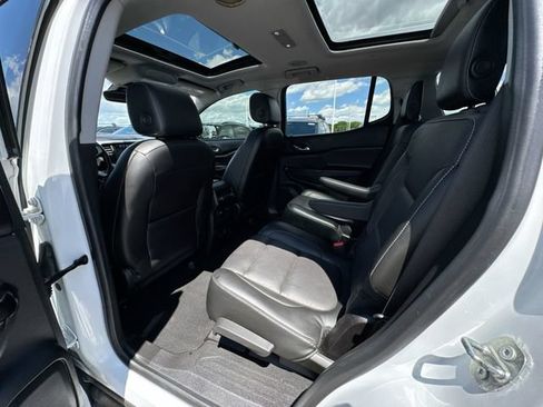 Used 2017 GMC Acadia SLT FWD image 22