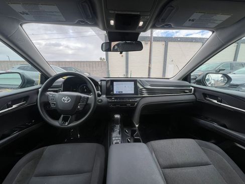 Used 2025 Toyota Camry LE image 33