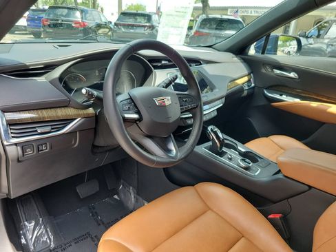 Used 2021 Cadillac XT4 Premium Luxury FWD image 17