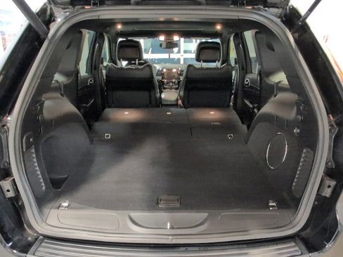 Used 2019 Jeep Grand Cherokee Altitude image 30