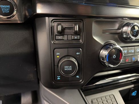 New 2026 Ford F250 Lariat w/ Black Appearance Package AWD/4WD image 17