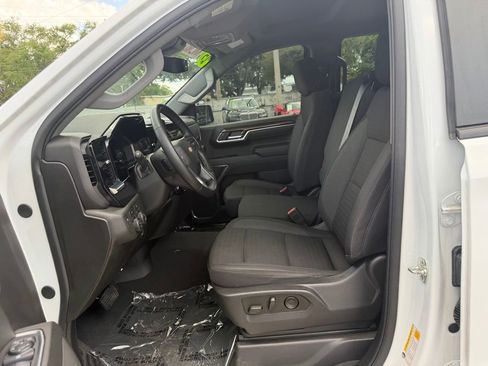 Used 2025 Chevrolet Silverado 1500 LT AWD/4WD image 17