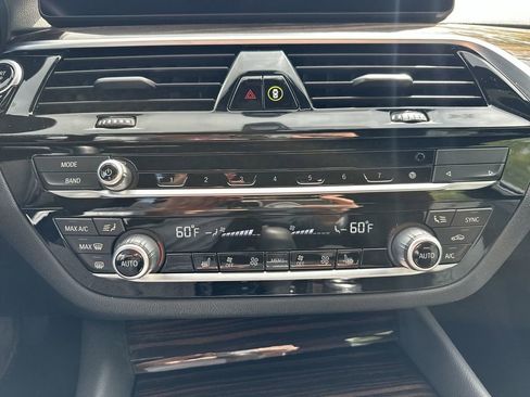 Used 2022 BMW 530i xDrive 530i xDrive w/ Convenience Package image 23