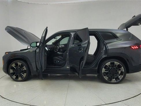 Used 2023 BMW XM image 79