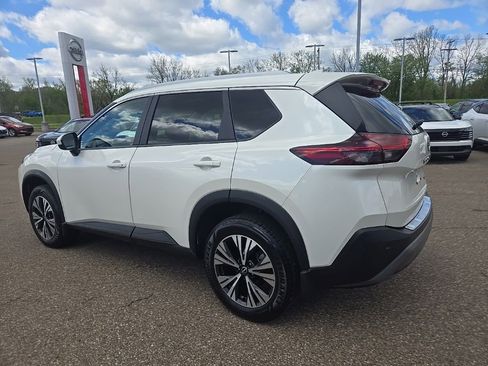 Used 2023 Nissan Rogue SV w/ SV Premium B Package AWD/4WD image 5