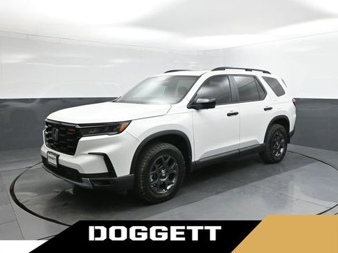 New 2025 Honda Pilot TrailSport image 1