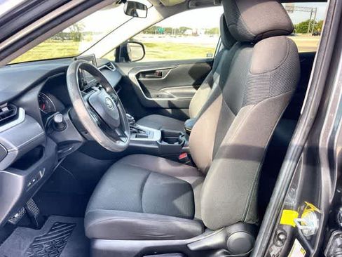 Used 2021 Toyota RAV4 LE w/ Carpet Mat Package (TMS) FWD image 11