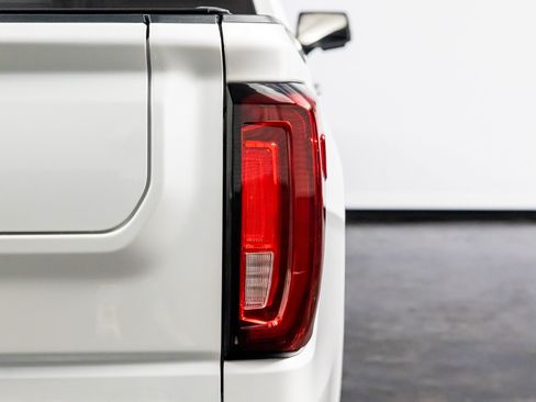 Used 2023 GMC Sierra 1500 Denali w/ Denali Reserve Package AWD/4WD image 21