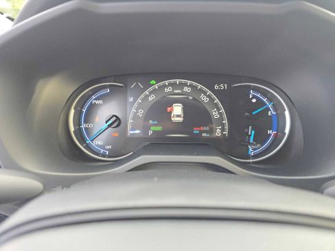 Certified 2025 Toyota RAV4 LE image 25