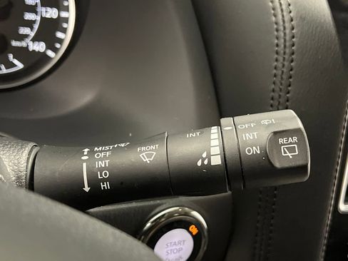 Used 2023 Nissan Armada SL w/ Captain's Chairs Package image 48