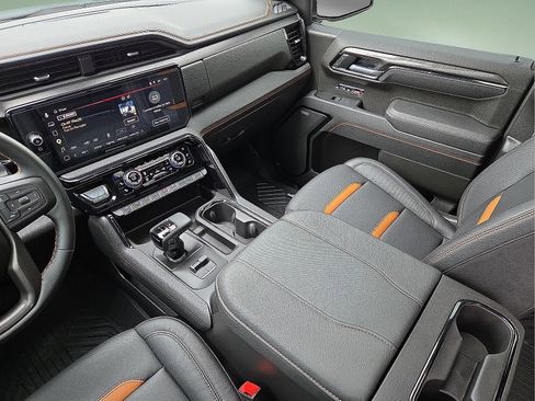 Used 2025 GMC Sierra 1500 AT4 w/ AT4 Premium Package AWD/4WD image 12
