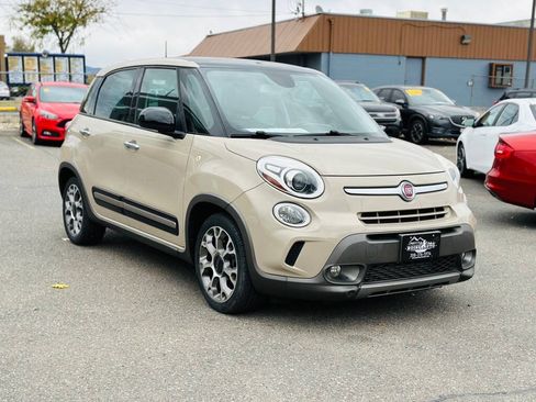 Used 2014 FIAT 500L Trekking w/ Popular Equipment Group FWD image 1